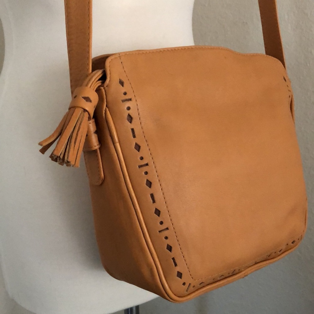 Liz Claiborne Western Crossbody Bag Leather Warm Tan Color Like New